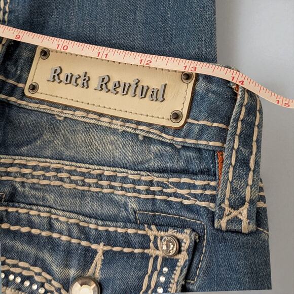 New ROCK REVIVAL Capri Denim Jeans KAI Light Wash Rhinestone Pockets Women 28 - Picture 8 of 10
